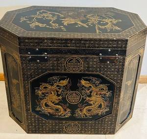 lot 52C image: ENT - Decorative Asian Lacquered Octagonal Storage Chest with Dragon and Bird Motifs