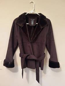 lot 56C image: C - Kenneth Cole Womens Faux Fur Trim Brown Belted Jacket Size Small