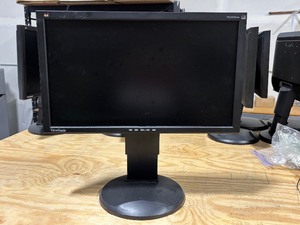 lot 34 image: VG2028 WM Computer Monitor 20