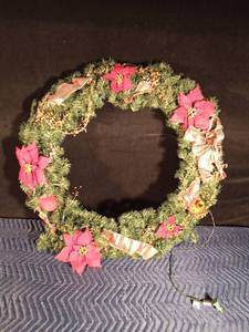 lot 26 image: Large lighted Christmas wreath