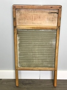 lot 207 image: Antique National Washboard Co. No. 862 Top Notch USA Glass Ribbed Scrub Board