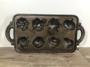 lot 233 image: Vintage John Wright Cast Iron Fall Muffin Pan Mini Cake Mold Vegetable Fruit