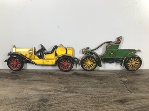lot 235 image: Set of 2 Vintage Sexton USA Cast Aluminum Metal Antique Cars Wall Hanging Art Decor
