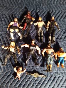 lot 35 image: Vintage wrestling figurines including Hulk Hogan