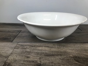 lot 247 image: Vintage California Porcelain Serving Bowl