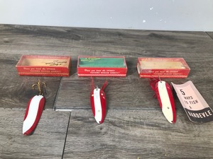 lot 266 image: 3 - Collectible Eppinger Dardevle Fishing Lures with Boxes