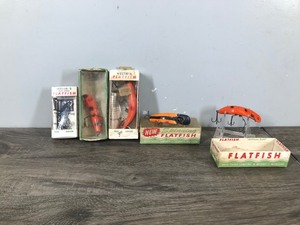 lot 271 image: 5 - Collectible Helins Flatfish Fishing Lures with Boxes