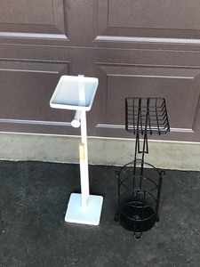 lot 19A image: 2 - Bathroom Toilet Paper Holders and More