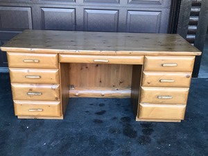 lot 15 image: Solid Wood 8 Drawer Log Desk - Smoke Free
