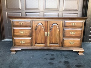 lot 13 image: Solid Wood 6 Drawer Dresser - Smoke Free