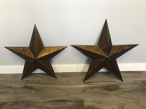 lot 317 image: Wall Hanging Metal Stars - Home Decor