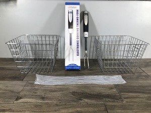 lot 323 image: 2 Metal Wire Baskets with Handles & Electronic Thermo Fork for Cooking ( In the box and looks like its never been used)