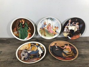 lot 329 image: Lot of 5 Knowles Collector Plates  - Mostly Norman Rockwell