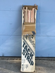 lot 334 image: 53 - Roberts Extra Wide Tack Strips for Flooring