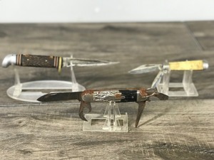 lot 337 image: Lot of 3 Collectible Knives - see description for more info