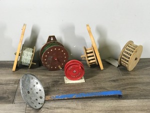 lot 350 image: Lot of 5 Ice Fishing Rattle Reels and 1 Metal Ice Scoop