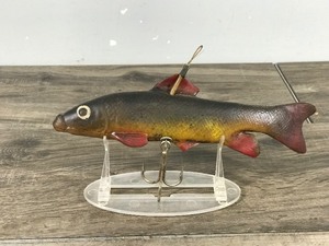 lot 357 image: Vintage Rubber Sucker Fish Spearing Decoy with Harness & Treble Hook - 8.5 long