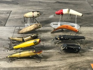 lot 362 image: Lot of 9 Collectible Wooden Fishing Lures - see description for more info