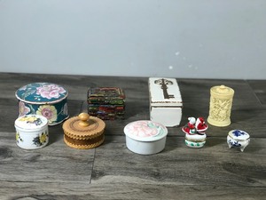 lot 378 image: Lot of Trinket Boxes and More