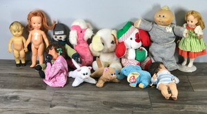 lot 381 image: Lot of Stuffed Animals and Dolls - see description for more info