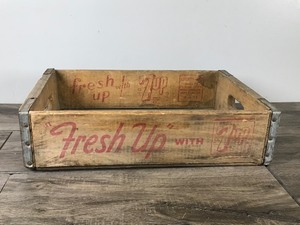 lot 382 image: Vintage 7up Wooden Bottle Crate - Fresh Up with 7up