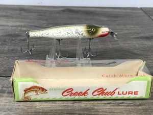 lot 399 image: Collectible Wooden Creek Chub Pikie Fishing Lure in Box