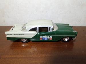 lot 91 image: Racing Champions Mills 2002 5th edition 57 Oldsmobile bank