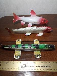 lot 99 image: 3 Wood fish spearing decoys with metal fins (1 signed R. Whittier)