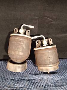 lot 107 image: 2 Kenworth Firestone air bags