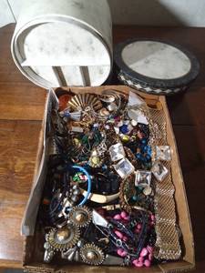 lot 128 image: Round jewelry box of vintage and new jewelry including 18K HCE ring