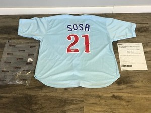 lot 414 image: Chicago Cubs Sammy Sosa Signed Jersey with Beckett Authentication Certification Verification Letter