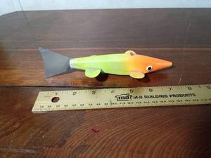 lot 142 image: Wood fish spearing decoy with metal fins