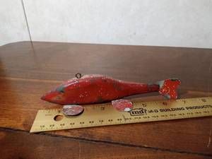 lot 146 image: Wood fis spearing decoy with metal fins