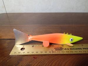 lot 152 image: 08 Signed wood fish spearing decoy with metal fins by JJL