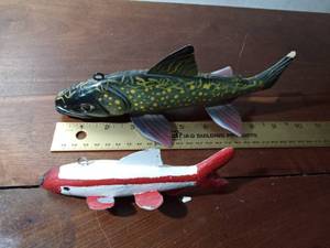 lot 161 image: 2 Signed hand carved wood fish spearing decoys (09 R Whittier) and (Bill Houde)