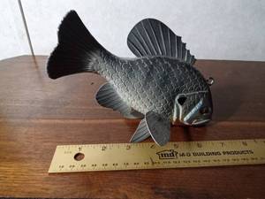 lot 169 image: 09 Signed hand carved sunfish spearing decoy by R Whittier