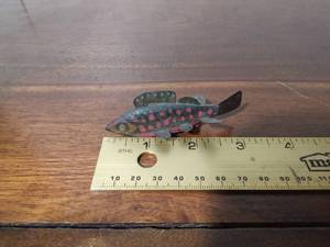 lot 174 image: Hand carved wood fish spearing decoy with metal fins