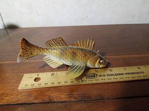 lot 176 image: 08 Signed hand carved fish spearing decoy by R Whittier