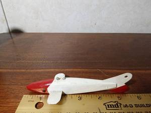 lot 179 image: Hand carved wood fish spearing decoy with metal fins