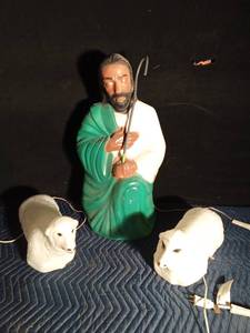 lot 195 image: Afro American Shephard and 2 lambs lighted blow molds - Work