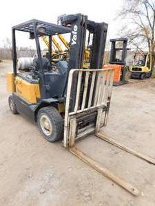 lot 2 image: 1998 Yale GTP050 5000lb LP Forklift - For Repair
