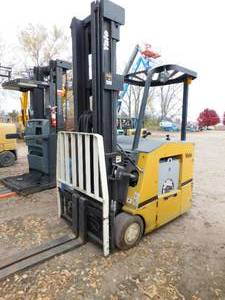 lot 20 image: 1998 Yale Stand Up 36 Volt Electric Forklift - For Repair