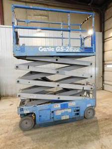 lot 24 image: 2015 Genie GS2632 Scissor Lift
