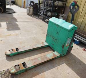 lot 28 image: 2016 Mitsubishi PW23 Electric Pallet Jack - For Repair