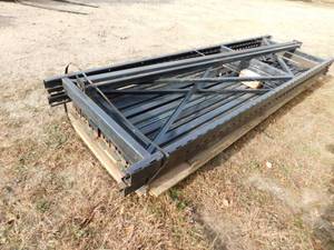 lot 40 image: Pallet Racking and Decking