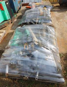 lot 44 image: 3 Pallets of Misc. Hydraulic Cylinders - Condition Unknown