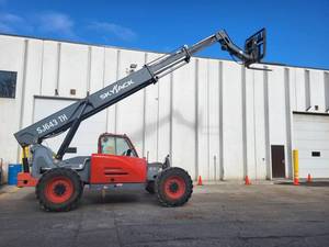 lot 1 image: 2017 SkyJack SJ643TH Telehandler