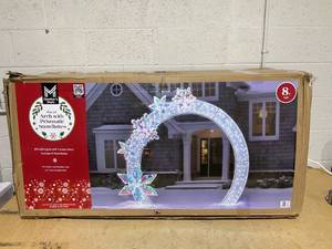lot 56 image: Members Mark 8 Pre-Lit Arch with Prismatic Snowflakes