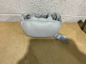 lot 138 image: Smart Massage Shawl Kneeding Massage Shawl