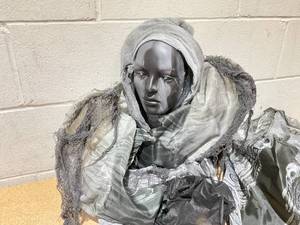 lot 241 image: Haunted Hill Farm Halloween Decoration